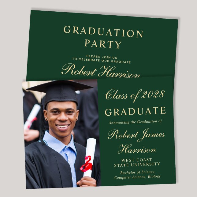 Invitación Elegante Photo College Partido de Graduación Verde (An elegant college graduation party invitation to celebrate the graduate's achievements)
