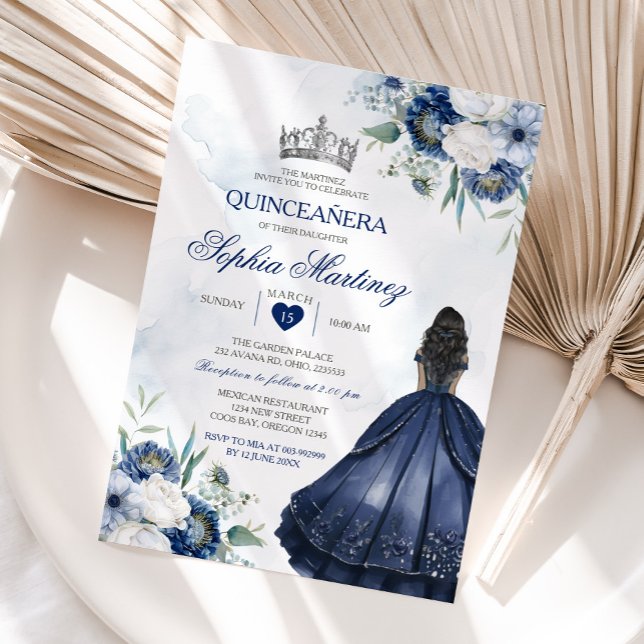 Invitación Elegante Princesa Quiñceanera Navy Plata Floral (Subido por el creador)