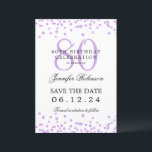 Invitación Elegante Purple 80th Birthday Save Date Detalles<br><div class="desc">Elegante diseño de la "fiesta de cumpleaños número 70" con falsos confeti purpurinas y texto de detalles. Fácil de usar y fácil de personalizar. ¡No te quedes sin el tuyo!</div>