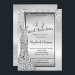 Invitación Elegante Purpurina plateado vestido Fiesta de cump<br><div class="desc">Elegante vestido purpurina plateado y confeti en purpurina de color negro oscuro fondo.</div>