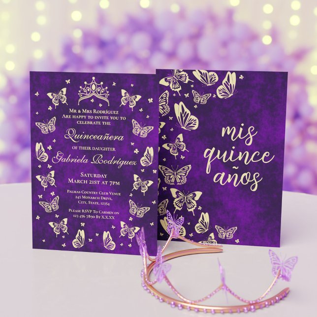 Invitación Elegante Quinceanera Tiara Butterfly de oro púrpur (Elegant Purple Gold Quinceanera Tiara Butterfly Invitation)