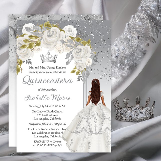 Invitación Elegante Rosa de Plata Blanca Floral Quinceañera F (Elegant White Rose | Silver Floral Princess-Theme Brunette Dk Haired Quinceañera Invitation)