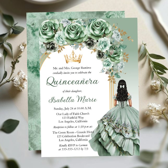 Invitación Elegante Rosa verde sabio Floral Quinceañera Fiest (Elegant Sage Green Rose Floral Princess-Theme Brunette Dk Haired Quinceañera Invitation)