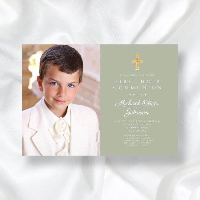 Invitación Elegante Sage Green Photo Boy Primera Comunión (Elegant Sage Green Photo Boy First Communion Invitation)