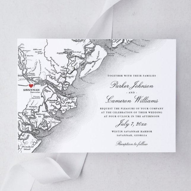Invitación Elegante Savannah Georgia Mapa Boda blanco negro (Elegant Savannah Georgia Map wedding invitation with classic black and white script typography)