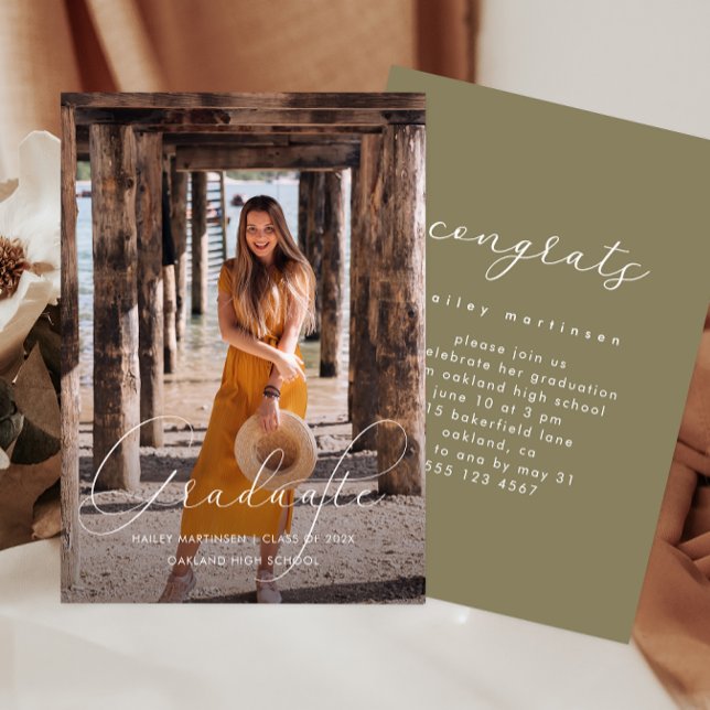 Invitación Elegante Script Green Photo Graduation Party (Subido por el creador)