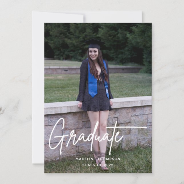 Invitación Elegante Sencillo Guión Graduación de Foto Graduad (Anverso)