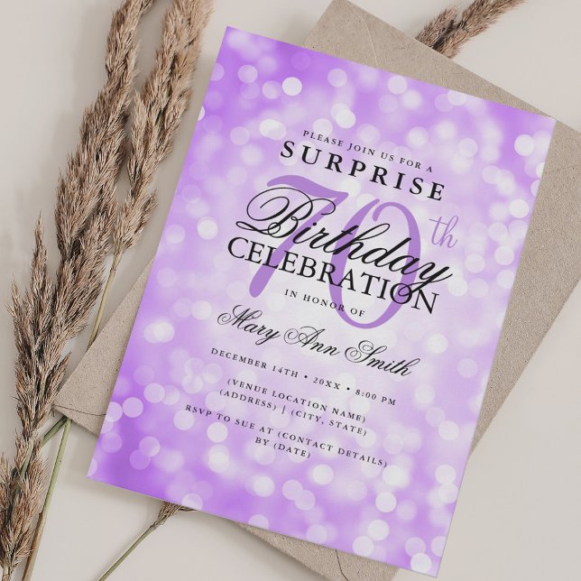 Invitación Elegante SORPRESA 70 Aniversario Luces Púrpuras (Elegant SURPRISE 70th Birthday Purple Lights Invitation)