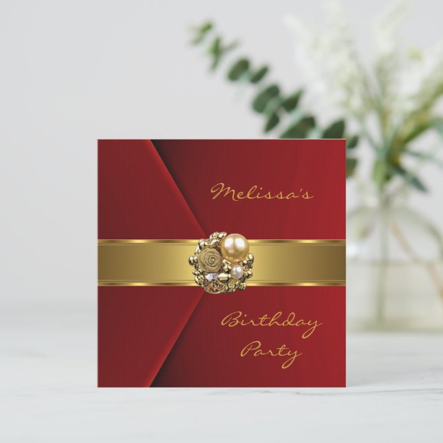 Invitación Elegante terciopelo falso rojo joya dorada (Anverso de pie)
