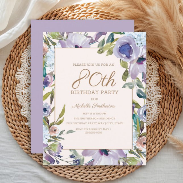 Invitación Elegante vegetación floral púrpura de Lilac 80º cu (Purple watercolor floral 80th birthday party invitation)