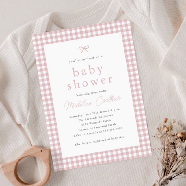 Invitación Elegantes Chicas rosados y ruidosos Baby Shower (Gingham check dusty pink girls baby shower invitation.)
