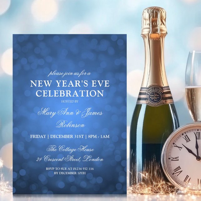 Invitación Elegantes luces de Bokeh azules de la marina de Añ (Elegant New Years Eve Navy Blue Bokeh Lights Invitation)