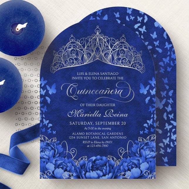 Invitación Elegantes mariposas azules de la realeza Crown Qui (Subido por el creador)