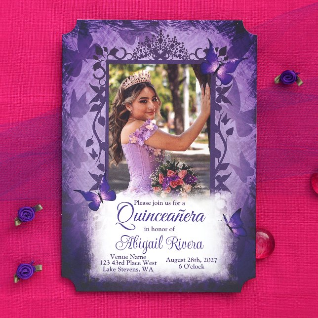 Invitación Elegantes mariposas púrpura Quinceanera Princess (Elegant Purple Quinceanera Invitation with Decorative Butterfly Photo Frame, Digital Sharing Invite)