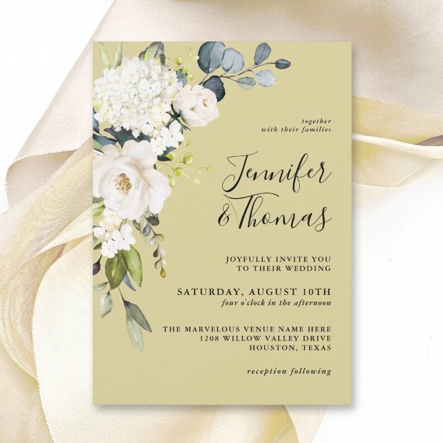 Invitación Elegantes rosas blancas e hidráneas sobre el oro (Subido por el creador)