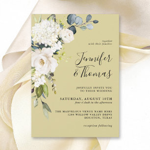 Invitación Elegantes rosas blancas e hidráneas sobre el oro