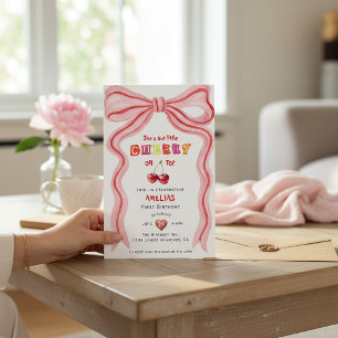 Invitación Ella es nuestra pequeña cereza en la parte superio