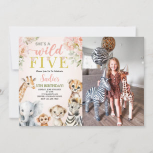 Invitación Ella es una foto de cumpleaños de Safari Floral Wi