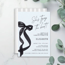 Invitación Ella está atando el lazo Fiesta de Despedida de So