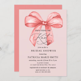 Invitación Ella está atando el nudo arco rosa Ducha de novia