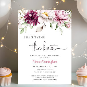 Invitación Ella está atando el nudo Burgundy Blush Floral Bri