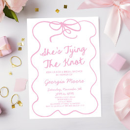 Invitación Ella está atando el nudo de la hermosa ducha de no