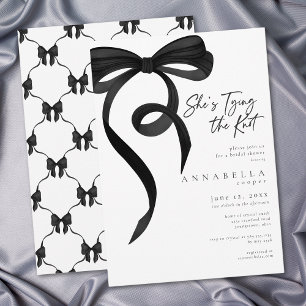 Invitación Ella está atando el nudo Elegante Arco Negro Despe