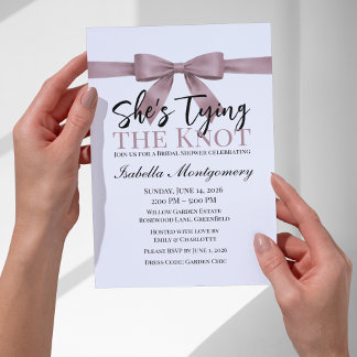 Invitación Ella está atando el nudo Tema Lazo Malva