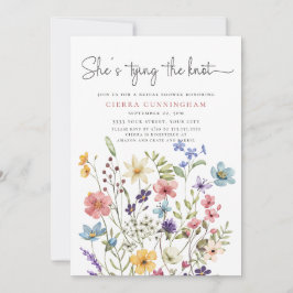Invitación Ella está atando la ducha de novia de Knot Wildflo
