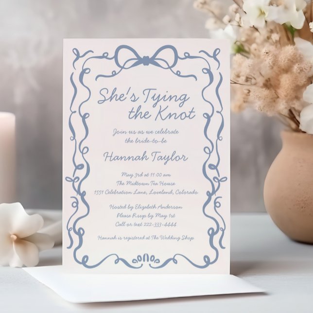 Invitación Ella está atando la ducha de novias azul Knot Bow (Subido por el creador)