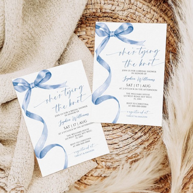 Invitación Ella está atando la ducha de novias azul Knot Bow (Subido por el creador)