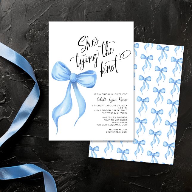 Invitación Ella está atando la ducha de novias azul Knot Bow (Subido por el creador)