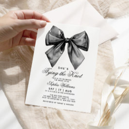 Invitación Ella está atando la ducha de novias Black Bow Knot