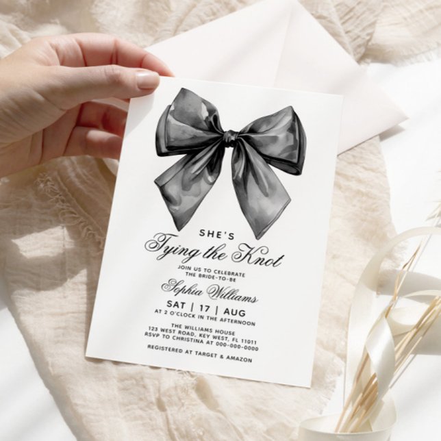 Invitación Ella está atando la ducha de novias Black Bow Knot (Subido por el creador)
