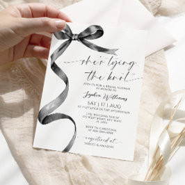 Invitación Ella está atando la ducha de novias Black Bow Knot