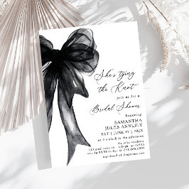 Invitación Ella está atando la ducha de novias Black Bow Knot