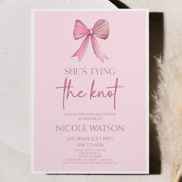 Invitación Ella está atando la ducha de novias rosada Knot