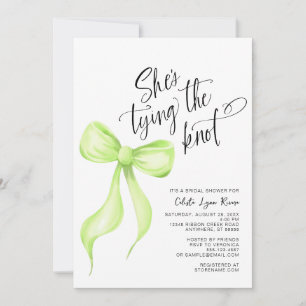 Invitación Ella está atando la ducha de novias verde sin cari