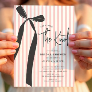 Invitación Ella está atando la ducha nupcial