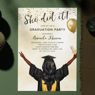 Invitación Ella Lo Hizo En El Partido De Graduación Femenina