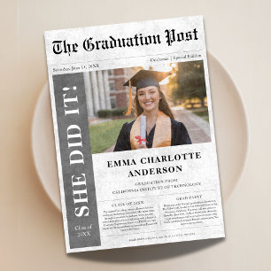 Invitación Ella Lo Hizo   Foto de periódico de graduación sim