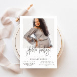 Invitación EMERY | Elegante foto de bebé de Baby Shower Hello<br><div class="desc">EMERY| Esta elegante foto caligráfica hola tarjeta de invitación para bebé es perfecta para una ducha moderna o minimalista. El diseño presenta una tipografía elegante y rústica con una de sus fotos en la parte trasera. Para más opciones de redacción de invitación, consulte la elegante y completa colección de caligrafías:...</div>