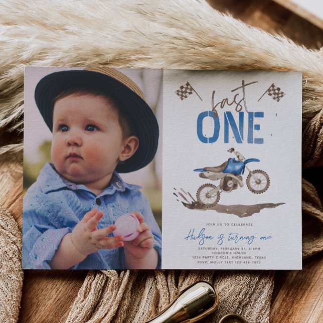 Invitación en bicicleta azul rápida de un sucio (Subido por el creador)