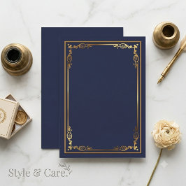 Invitación en blanco moderna azul marino con acent