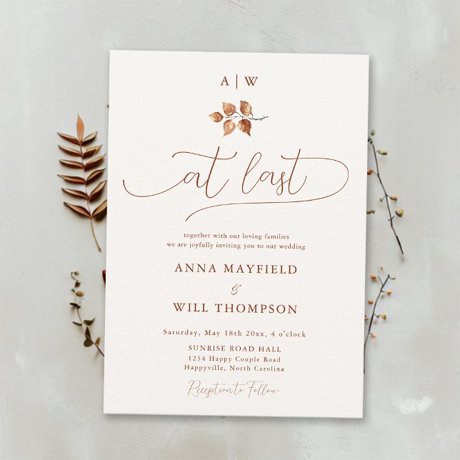 Invitación En el último otoño elegante Boda de follaje caligr (At Last Elegant Romantic Calligraphy Fall Autumn Wedding Invitation Modern Classic Terracotta Orange)