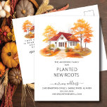 Invitación en movimiento de la casa de otoño de ac<br><div class="desc">Esta encantadora invitación cuenta con una escena de árboles de otoño acuáticos con una casa al fondo. Las palabras "Nuestra familia ha plantado nuevas raíces". Es la manera perfecta de hacer que sus amigos y familiares sepan de su próximo movimiento. Seguramente será un éxito con todos los que lo reciben....</div>