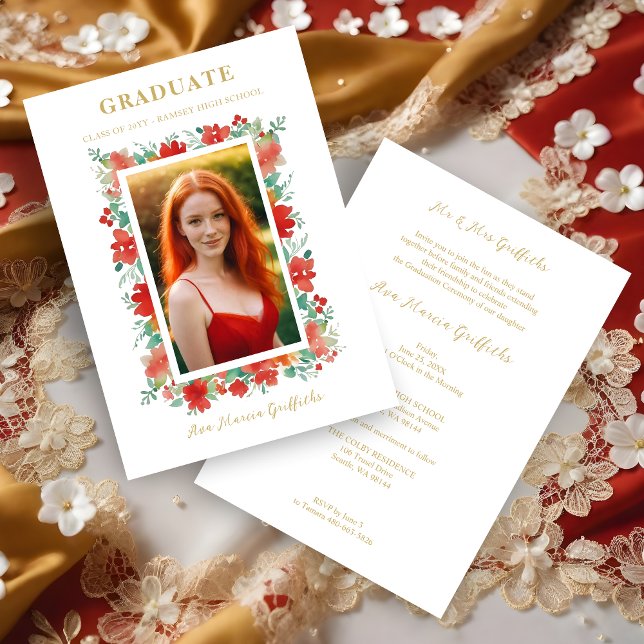 Invitación Encantadora Graceful Floral Graduación Foto Roja (Charming Graceful Floral Contemporary Red Personalized Photo Graduation Invitation Card.)