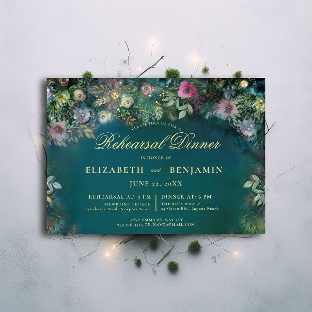 Invitación Encantados Rosas forestales ensayo de relatos de h (enchanted forest rehearsal dinner invite magic fairy tale woodland roses gold emerald green garden)
