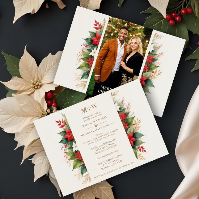 Invitación Encantando la foto de Holly y Navidades Poinsettia (Enchanting Holly Branches & Christmas Poinsettias Flowers Photo Faux Golden Wedding Invitations Card)