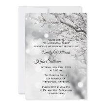 Encendido de invierno con nieve esparcido y hielo